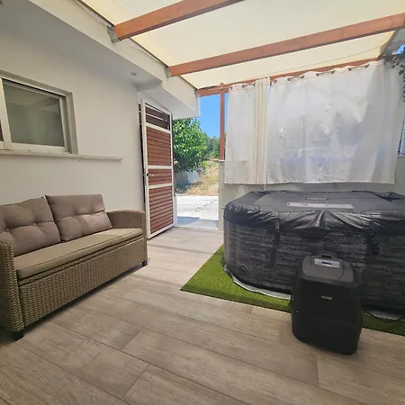 My Summerhouse With Jacuzzi شقة Kremastí
