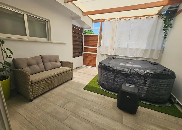 شقة My Summerhouse With Jacuzzi