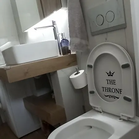 My Summerhouse With Jacuzzi Apartmán *